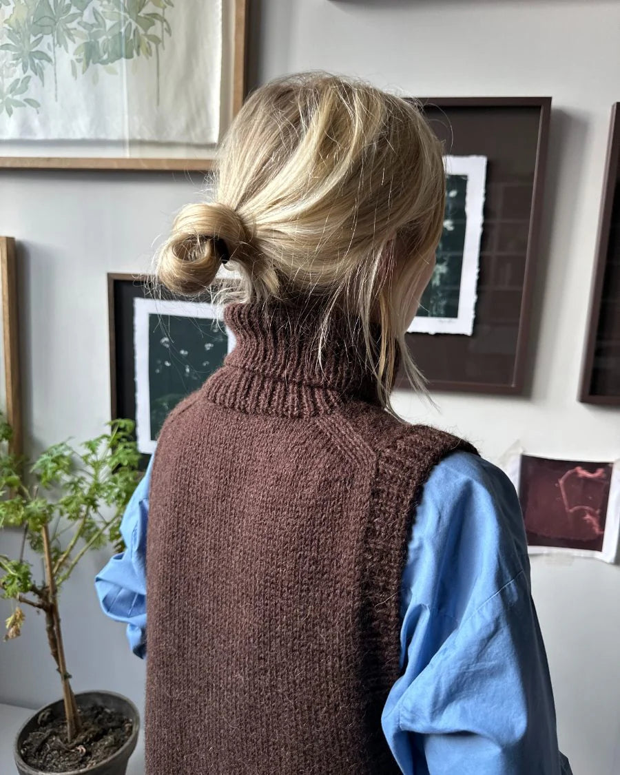 Kuvassa on PetiteKnit Lulu Slipover - Chunky Edition -neuleen ohje (pattern).