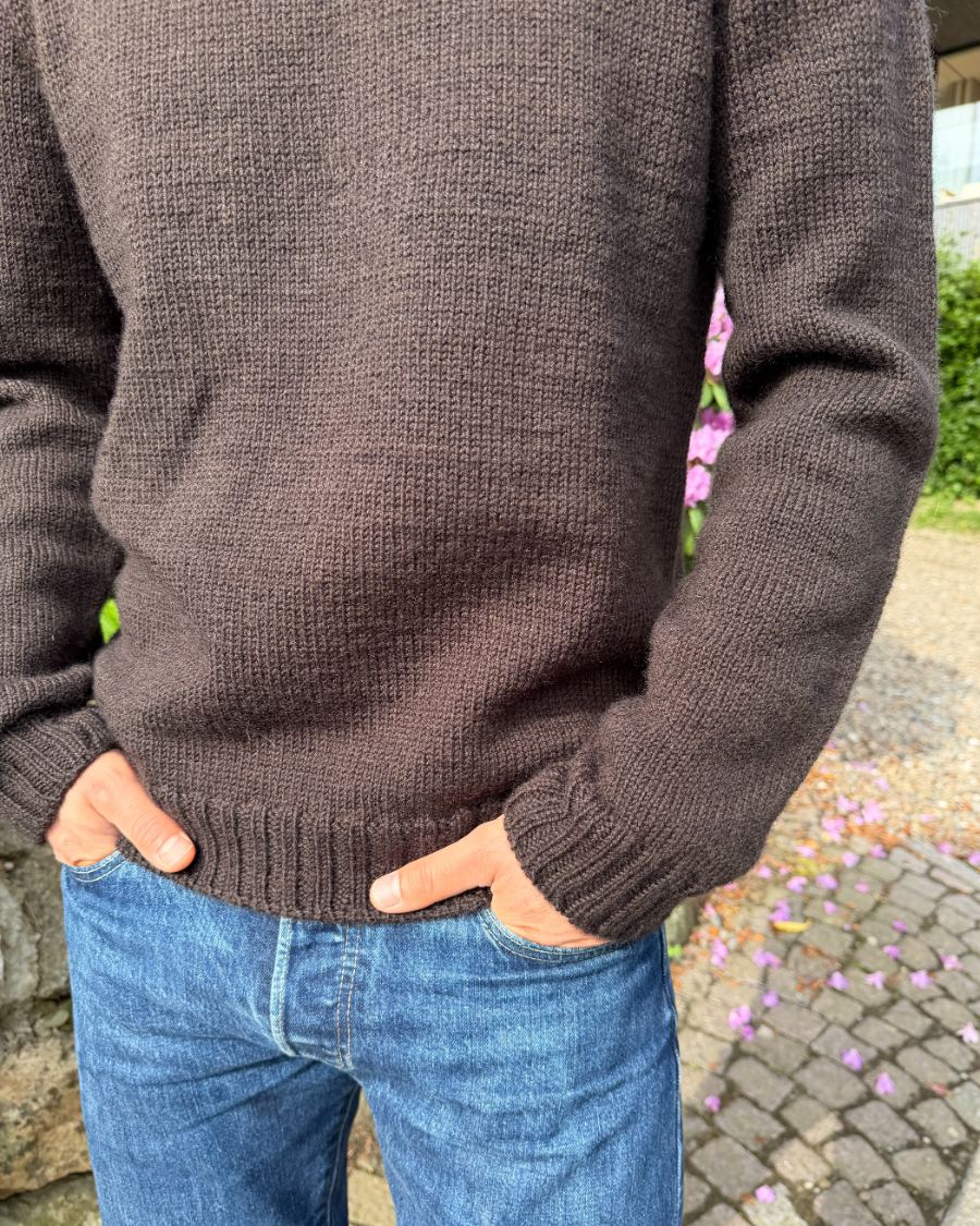 PetiteKnit Niels Sweater neulottuna Sandnes Garn Peer Gynt -langasta