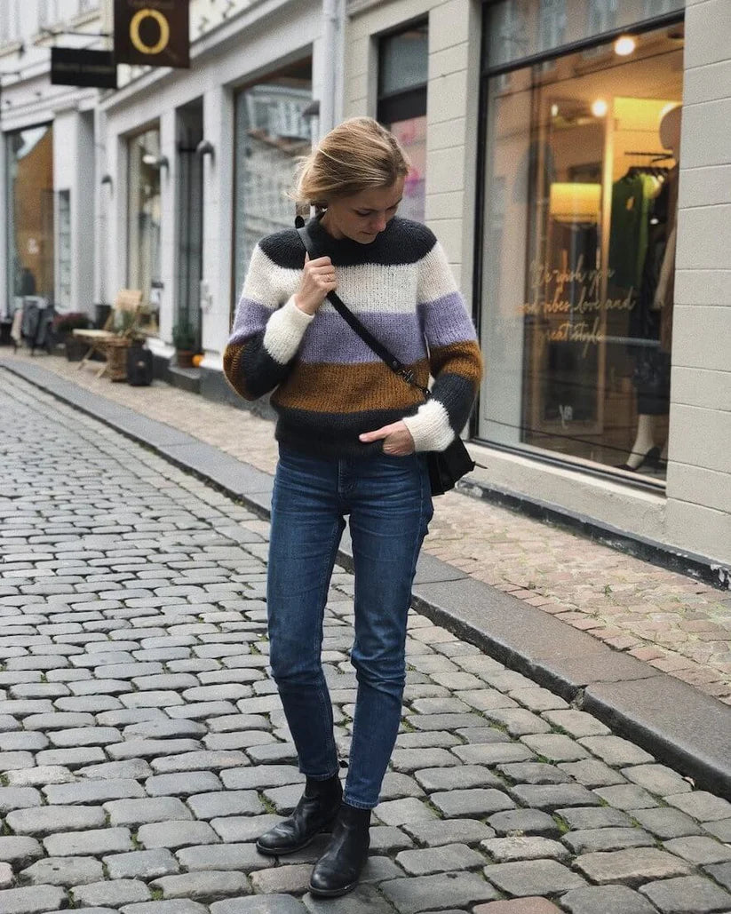 Kuvassa on PetiteKnit Sequence Sweater -neuleohje (pattern).