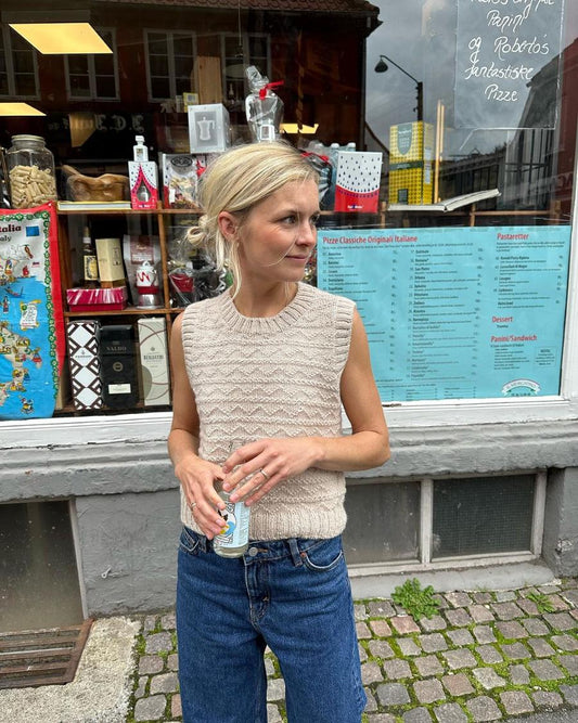Kuvassa on PetiteKnit Sille Slipover -neuleen ohje.