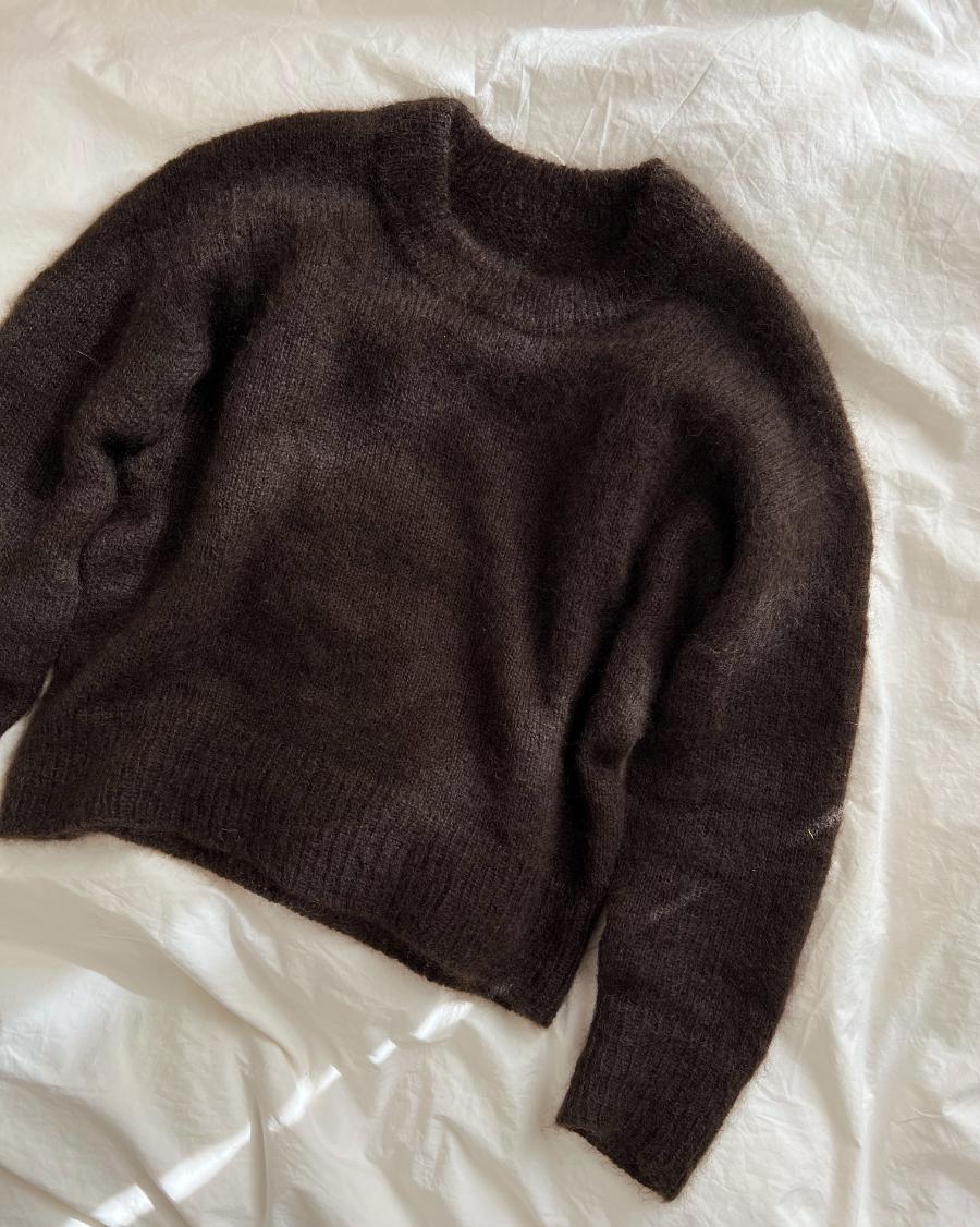 Kuvassa on PetiteKnit Stockholm Sweater -neuleen ohje.