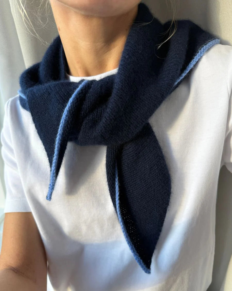 Kuvassa on PetiteKnit Uma Scarf -neuleohje (pattern).