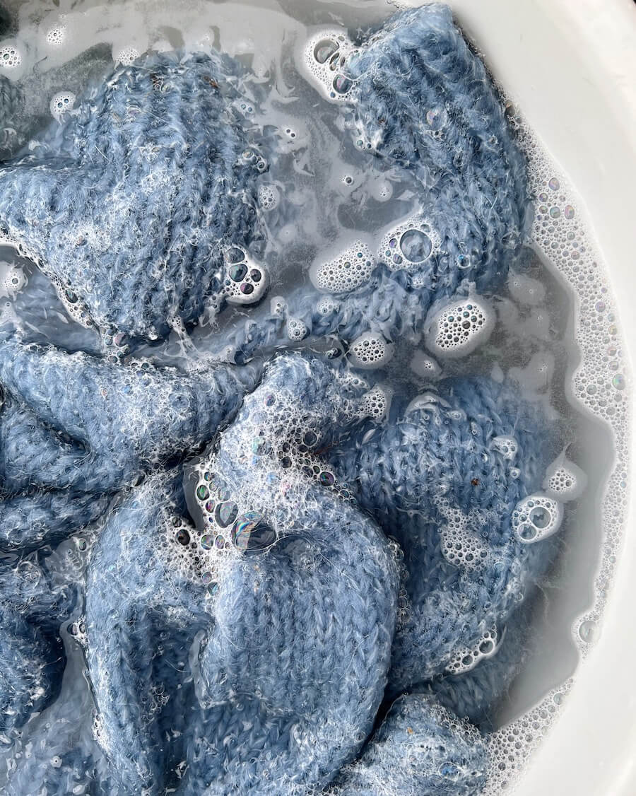 Kuvassa on Petiteknit Get your knit clean -villapesuaine 250 ml.