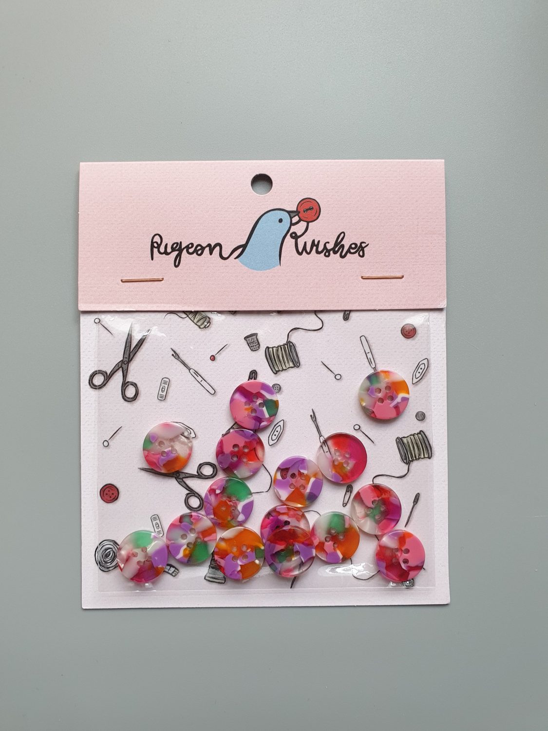 Kuvassa on Pigeon Wishes Bloom Button Set -nappisetti (20 mm).