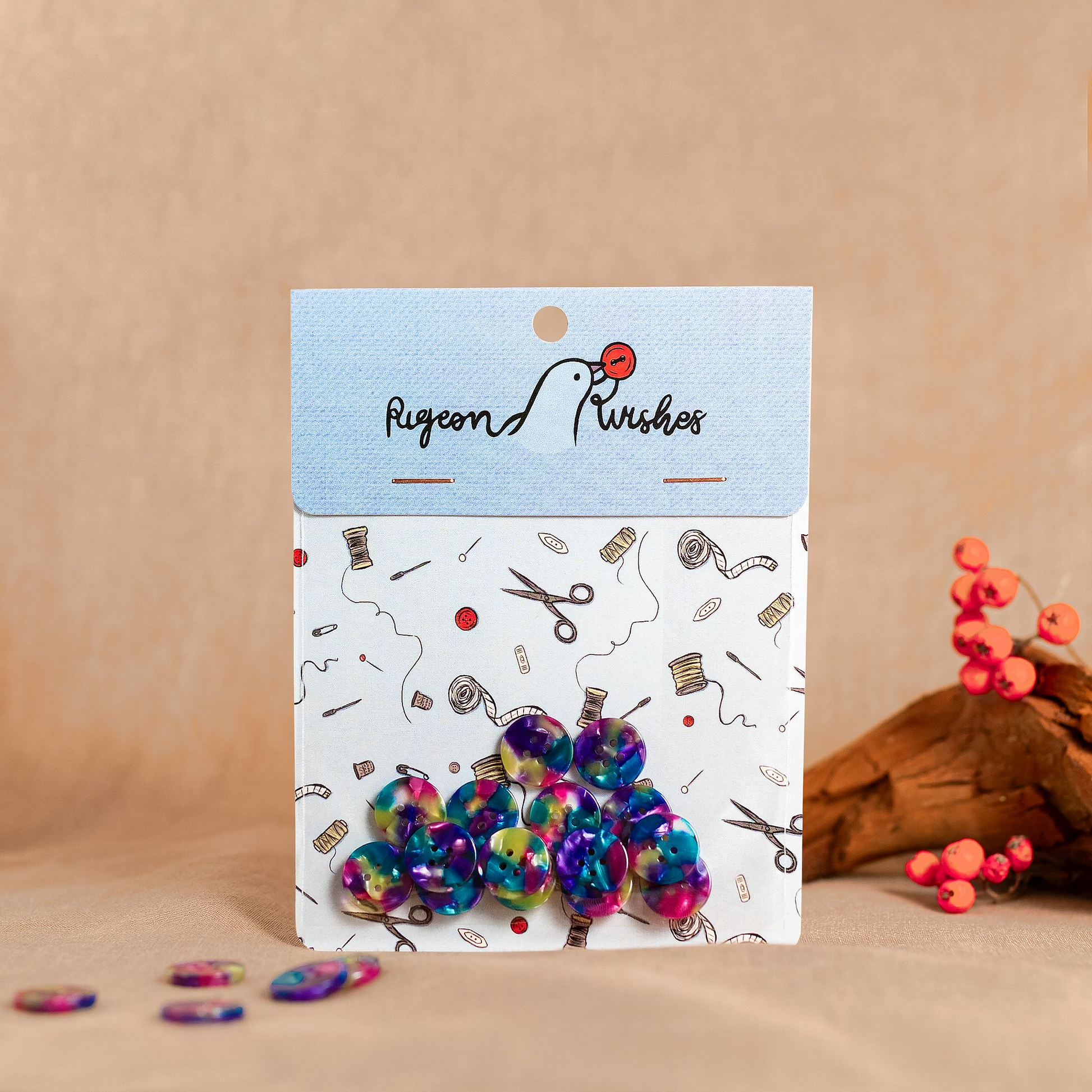 Kuvassa on Pigeon Wishes Faerie -nappeja (buttons).