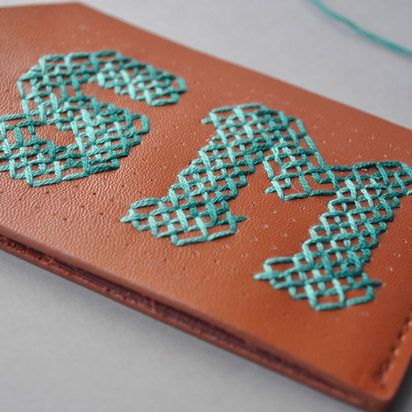 Chasing Threads DIY luggage tag ja ristipistolangat