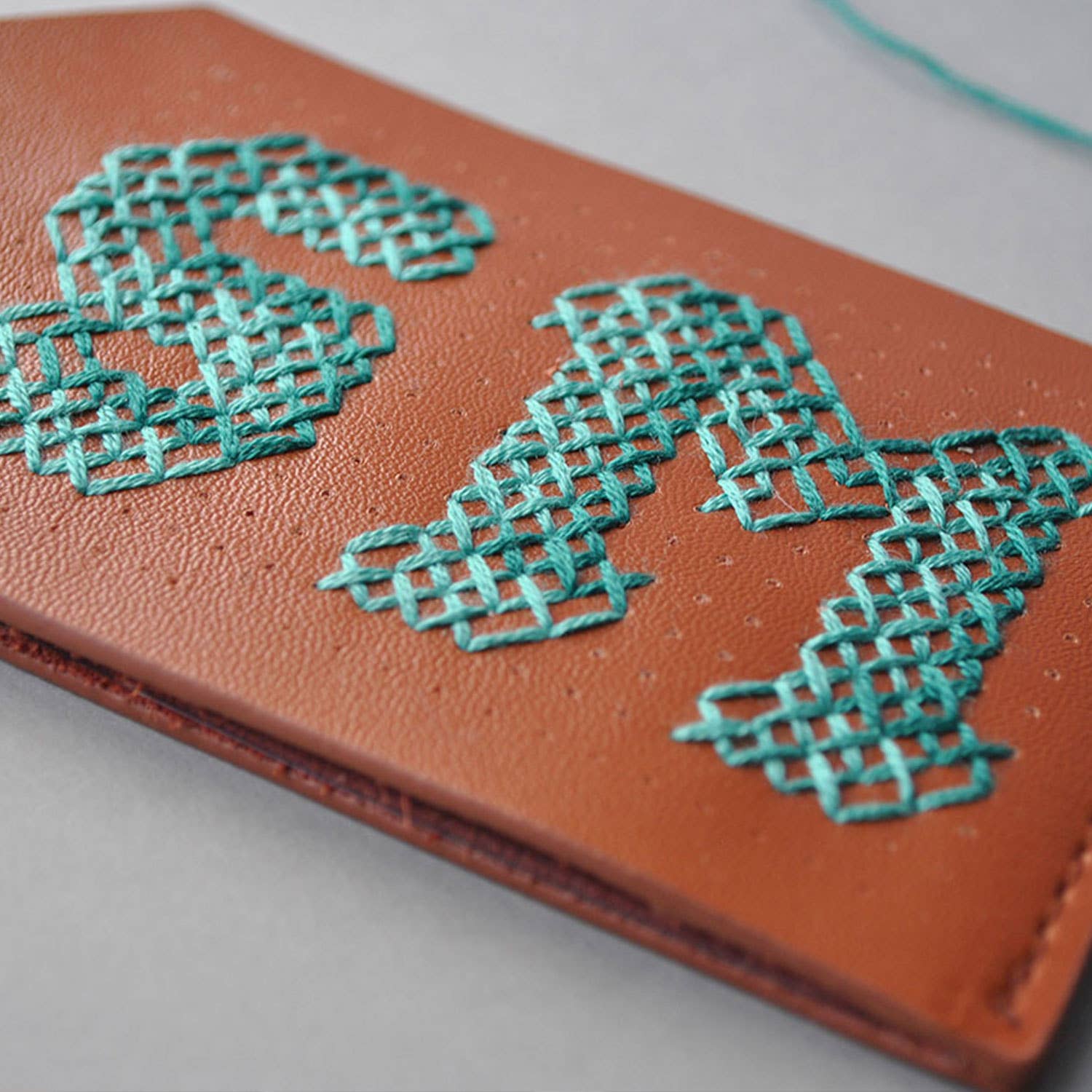 Chasing Threads DIY luggage tag ja ristipistolangat