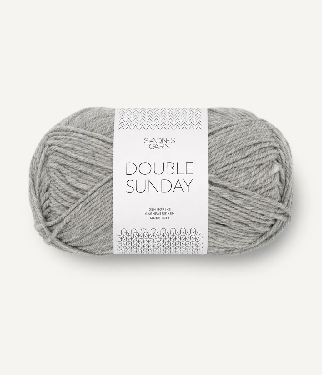 Kuvassa on Sandnes Garn Double Sunday -lanka (yarn) värissä Gråmelert.