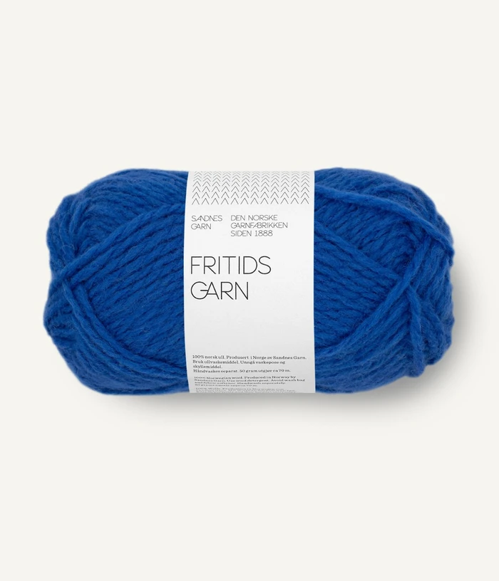 Kuvassa on Sandnes Garn Fritidsgarn -lanka värissä Strong Blue.