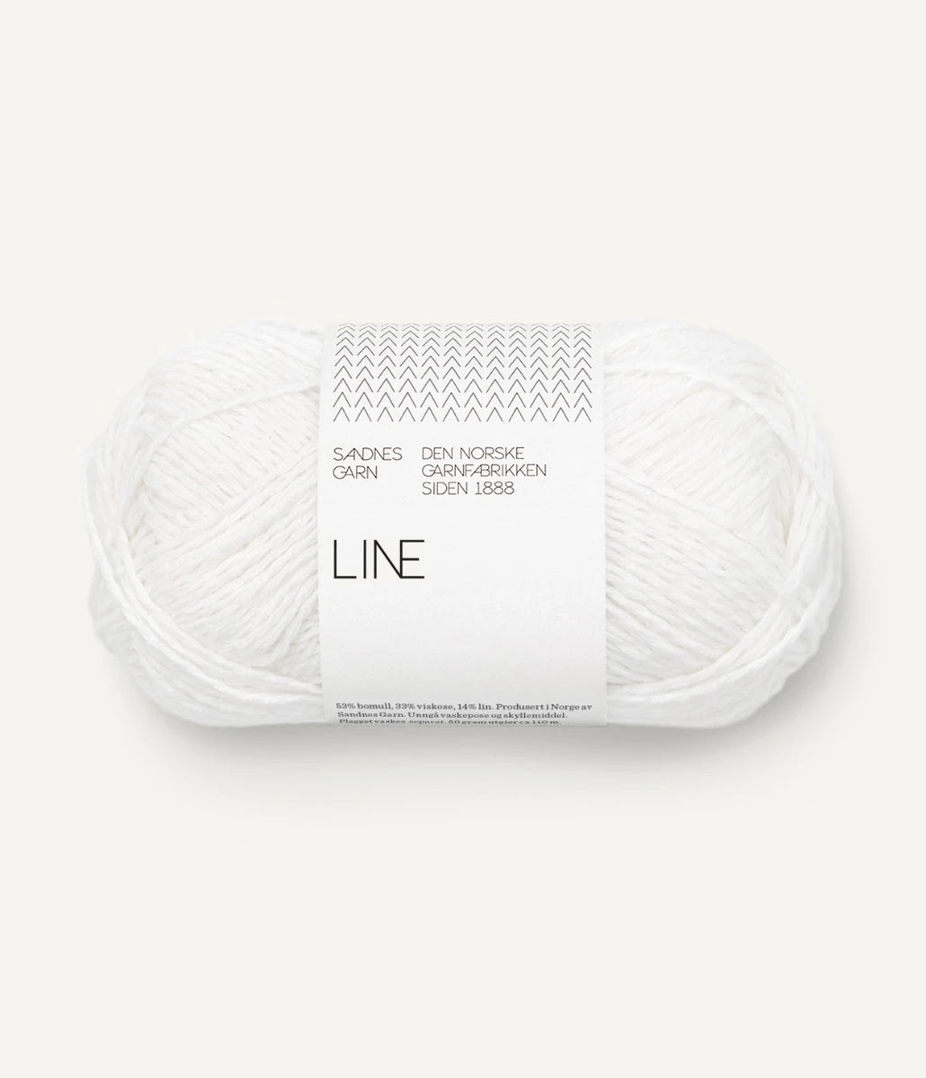 Kuvassa on Sandnes Garn Line -lanka (yarn) värissä 1001 True White.