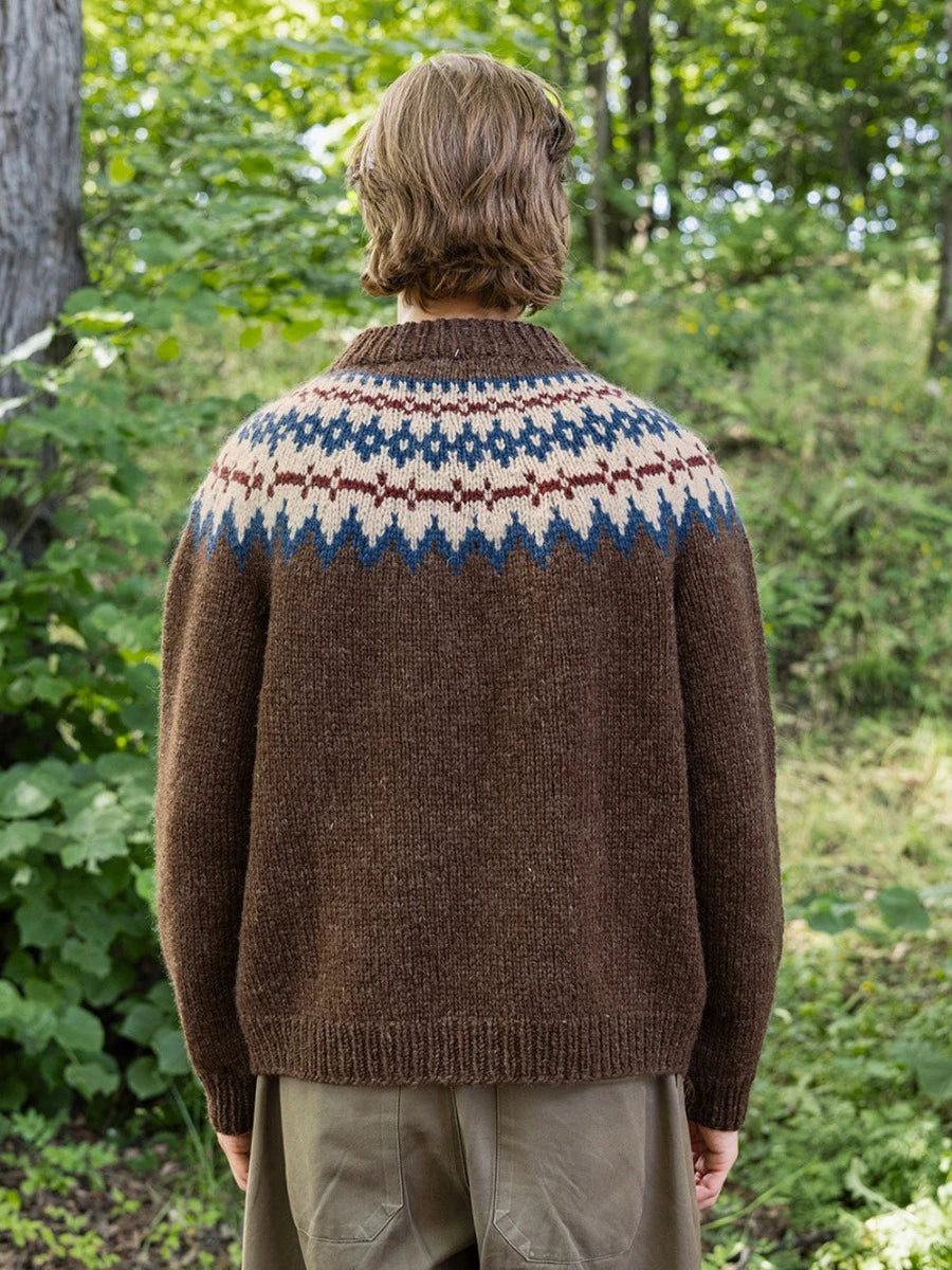 Kuvassa on Sandnes Garn Polar Light Sweater for Men -neuleohje (pattern).