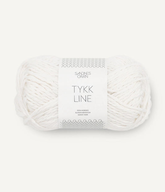 Kuvassa on Sandnes Garn Tykk Line -lanka (yarn) värissä Hvit.