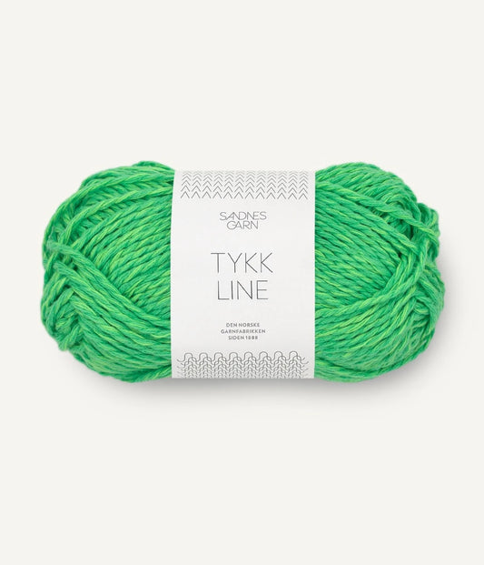 Kuvassa on Sandnes Garn Tykk Line -lanka (yarn) värissä Jelly Bean Green.