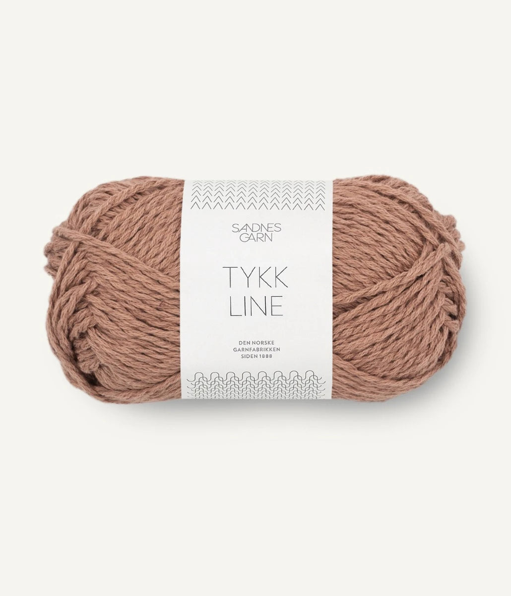 Kuvassa on Sandnes Garn Tykk Line -lanka (yarn) värissä Rosa Sand.