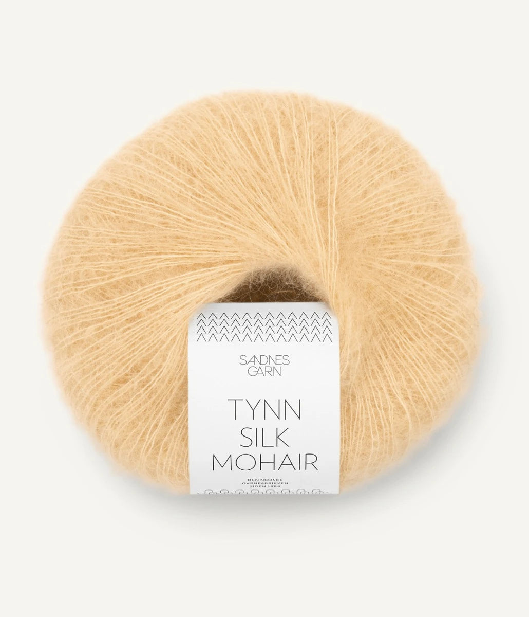 Kuvassa on Sandnes Garn Tynn Silk Mohair -lanka (yarn) värissä Gul Månestein.