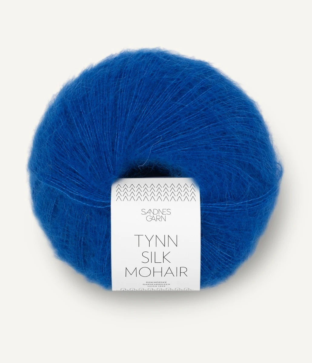 Kuvassa on Sandnes Garn Tynn Silk Mohair -lanka (yarn) värissä Jolly Blue.