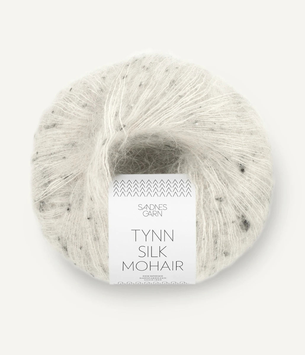 Kuvassa on Sandnes Garn Tynn Silk Mohair -lanka (yarn) värissä Salt'n Pepper Tweed.