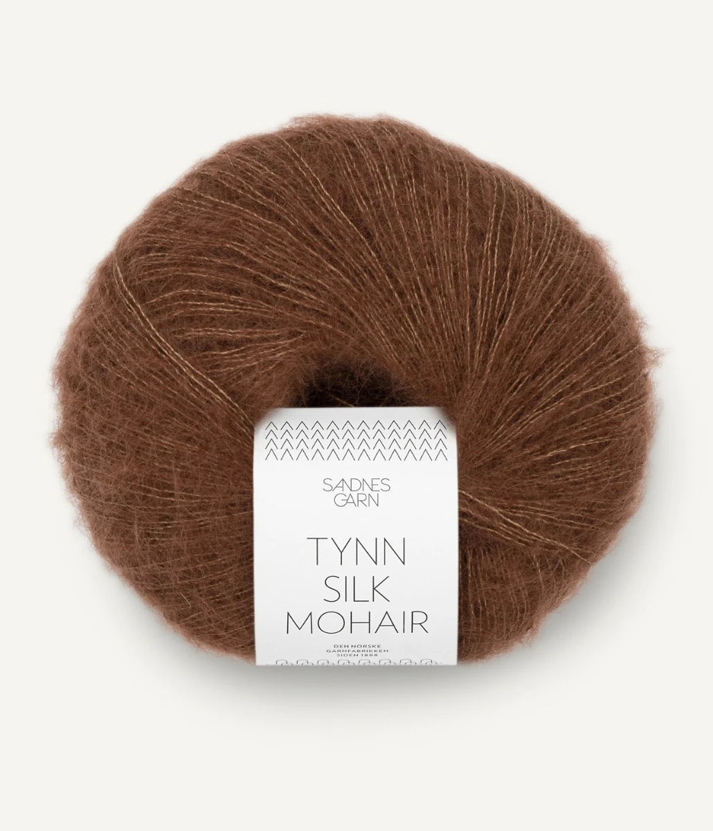 Kuvassa on Sandnes Garn Tynn Silk Mohair -lanka (yarn) värissä Sjokolade.