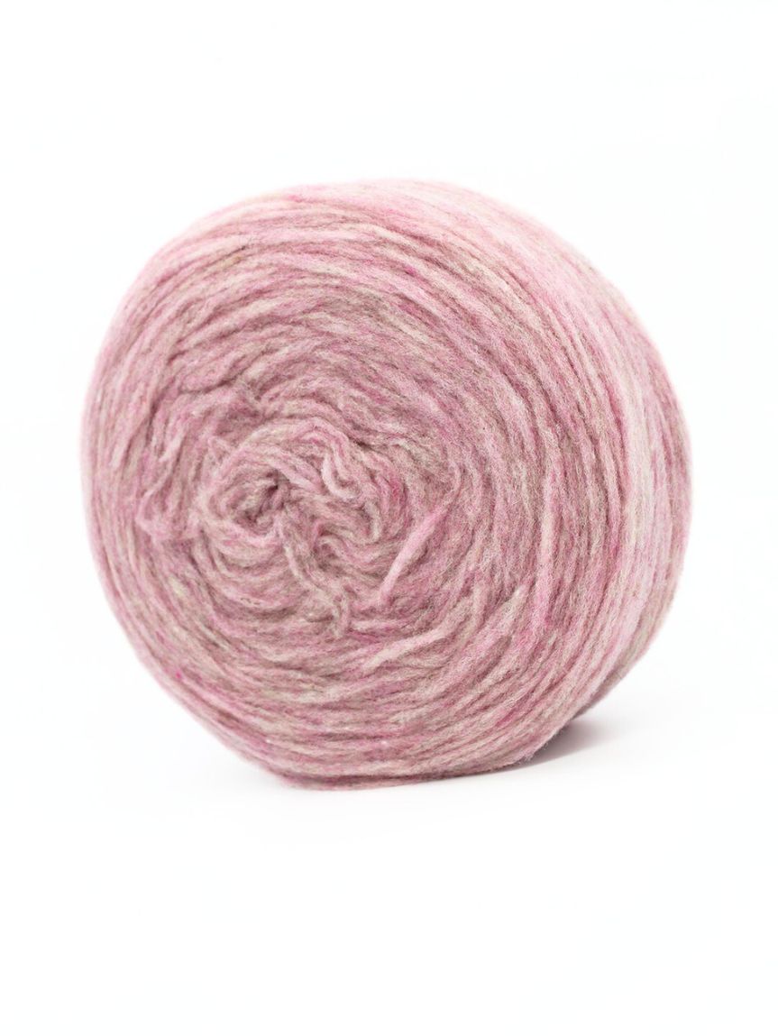 Kuvassa on Wool Dreamers Manchelopis -lanka (yarn) värissä Rosa Grisaceo.