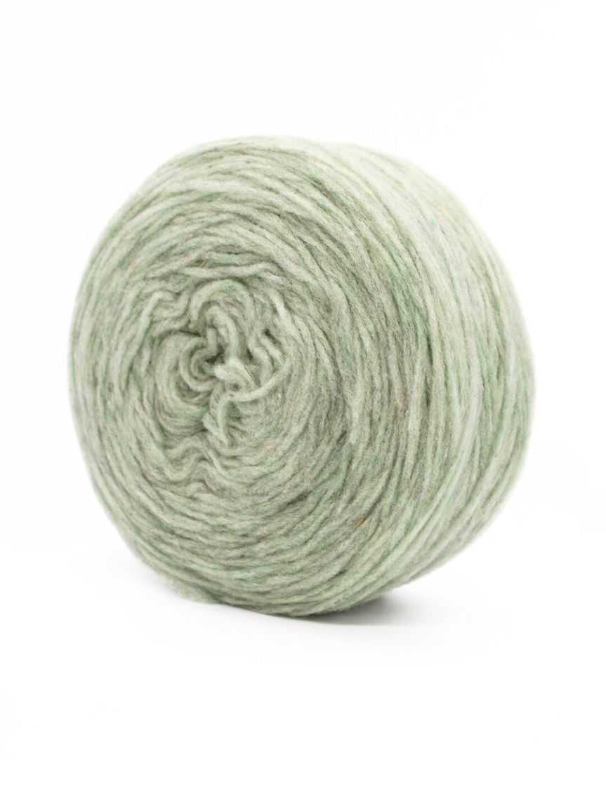 Kuvassa on Wool Dreamers Manchelopis -lanka (yarn) värissä Verde Claro.