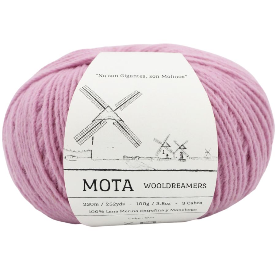 Kuvassa on Wool Dreamers Mota -lanka (yarn) värissä 207.