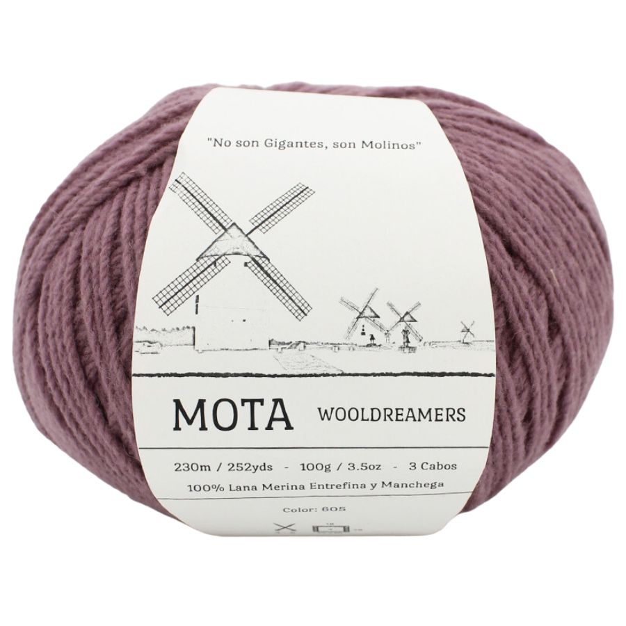 Kuvassa on Wool Dreamers Mota -lanka (yarn) värissä 605.