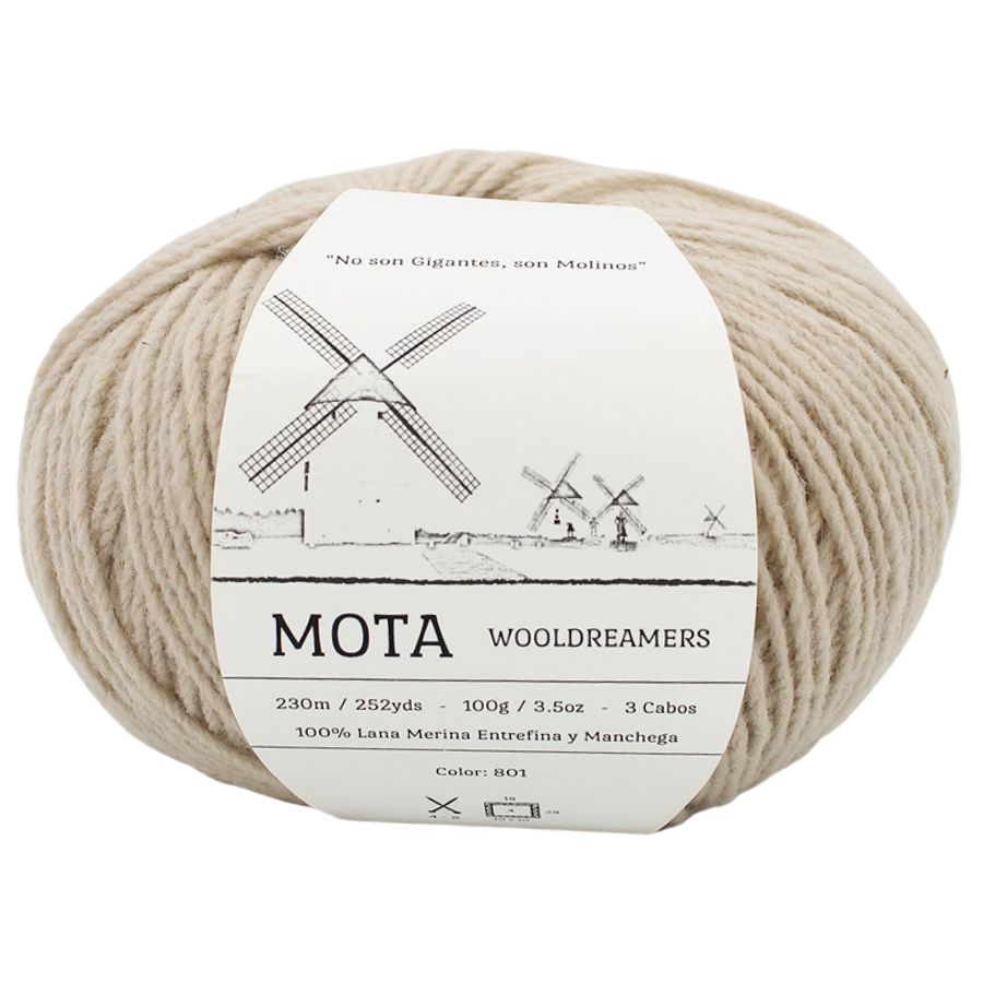 Kuvassa on Wool Dreamers Mota -lanka (yarn) värissä 801.