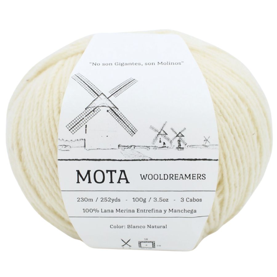 Kuvassa on Wool Dreamers Mota -lanka (yarn) värissä Blanco Natural.