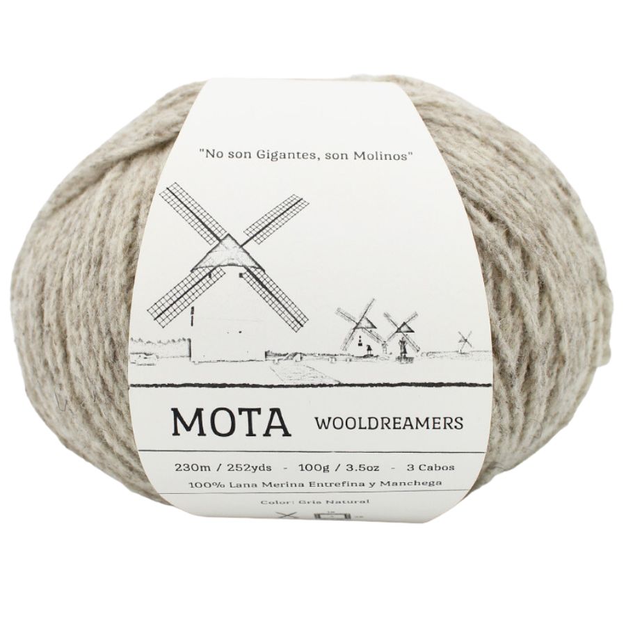 Kuvassa on Wool Dreamers Mota -lanka (yarn) värissä Gris Natural.