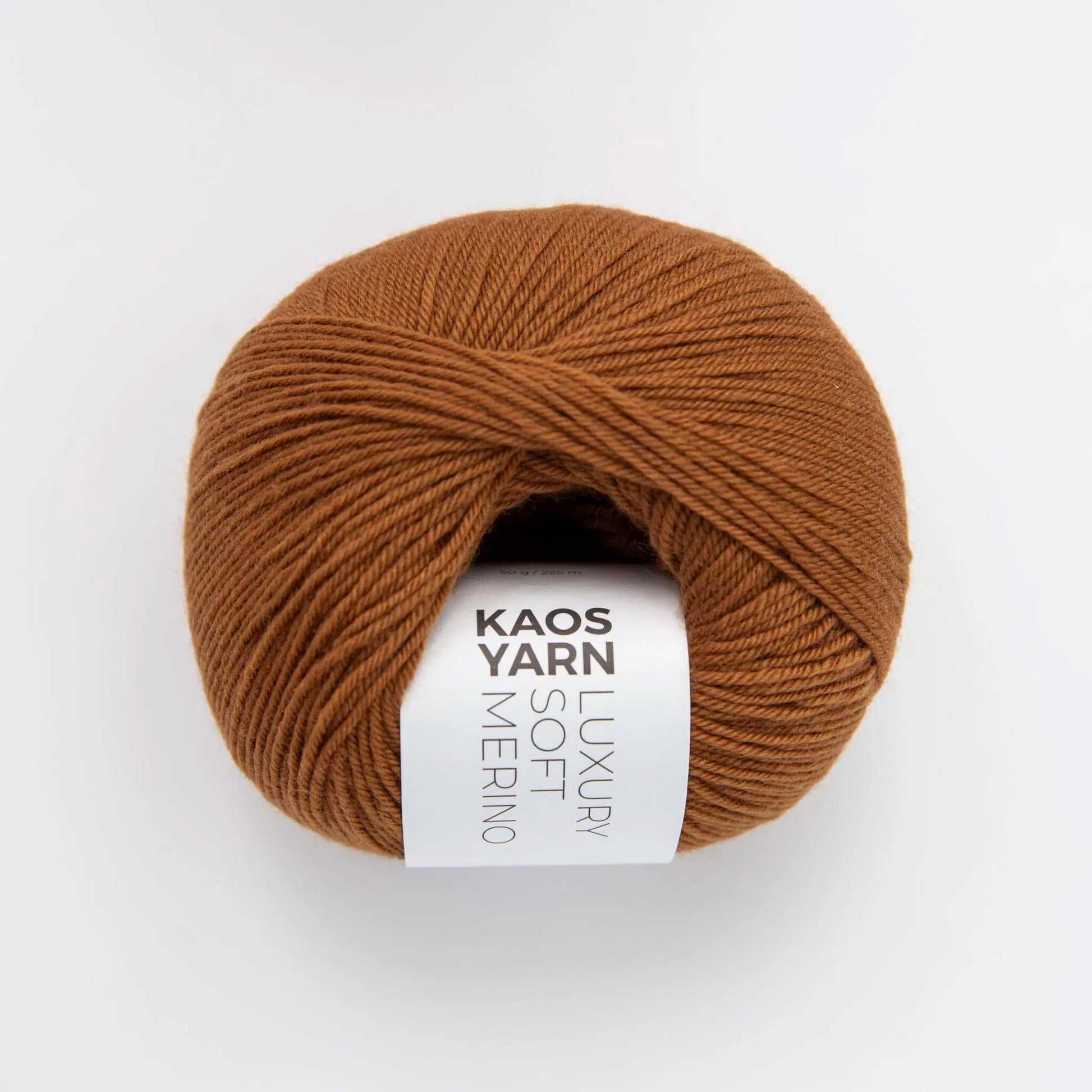 Kuvassa on KAOS YARN LUXURY Soft Merino -lanka värissä Glamorous.